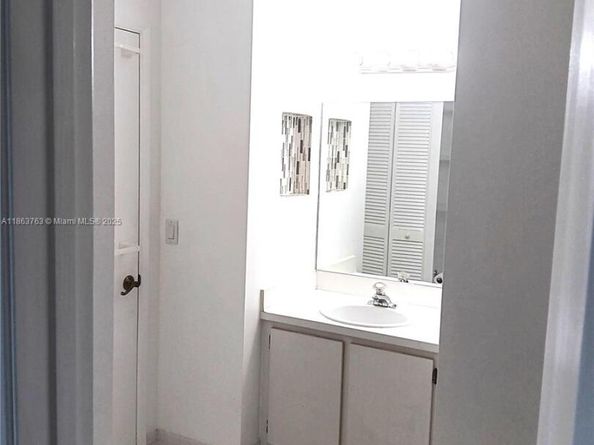 1532 Gabriel St, Hollywood FL 33020