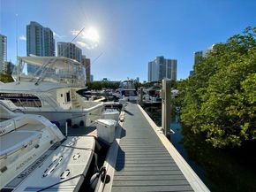 3530 Mystic Pointe Dr 1714, Aventura FL 33180
