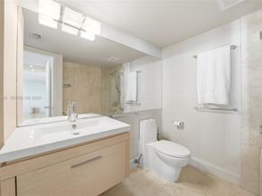 3530 Mystic Pointe Dr 1714, Aventura FL 33180