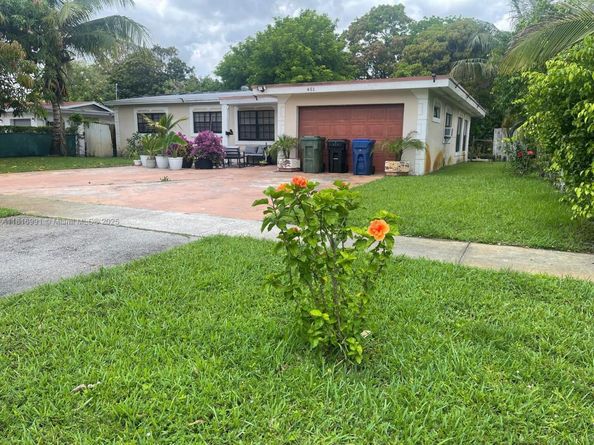 451 E Dayton Cir, Fort Lauderdale FL 33312