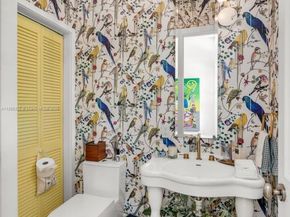 285 W Enid Dr, Key Biscayne FL 33149