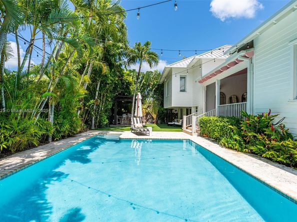 285 W Enid Dr, Key Biscayne FL 33149