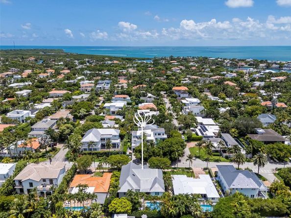 285 W Enid Dr, Key Biscayne FL 33149