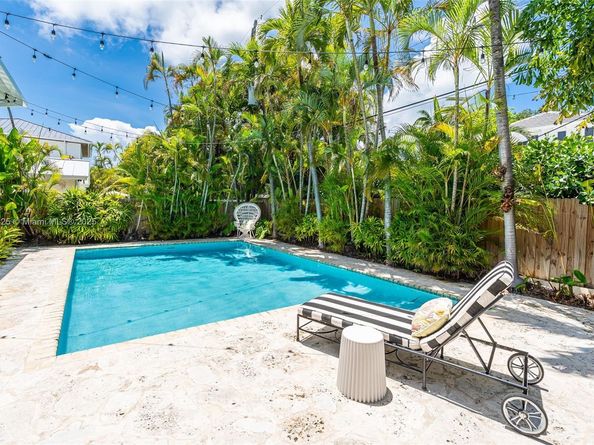 285 W Enid Dr, Key Biscayne FL 33149