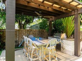 285 W Enid Dr, Key Biscayne FL 33149