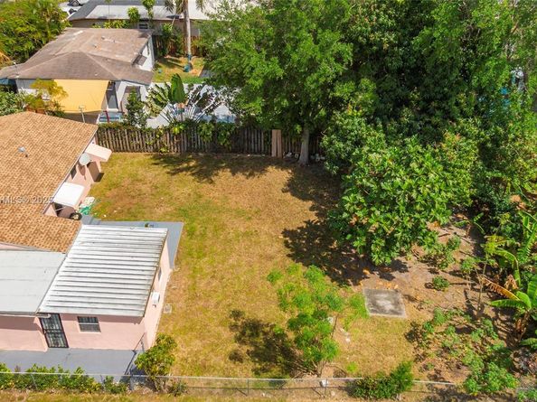 1430 NE 148 St, Miami FL 33161