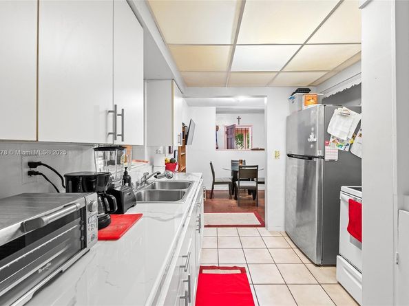 1430 NE 148 St, Miami FL 33161