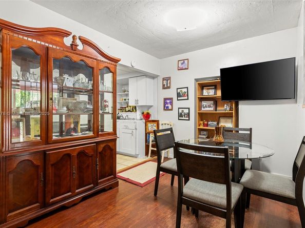 1430 NE 148 St, Miami FL 33161