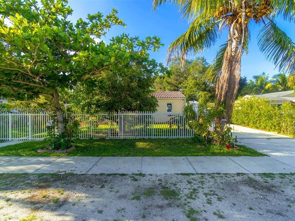 1231 Dunad Ave, Opa-Locka FL 33054