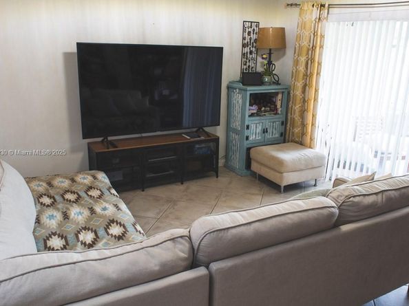 201 Mallory Ct 201, Weston FL 33326