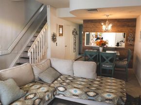 201 Mallory Ct 201, Weston FL 33326