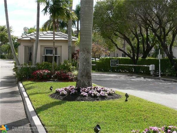 10324 E Clairmont Cir 101, Tamarac FL 33321