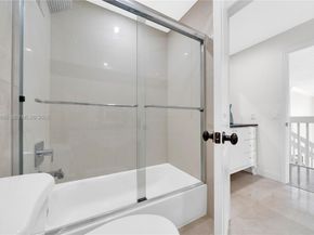 15588 SW 95th St, Miami FL 33196