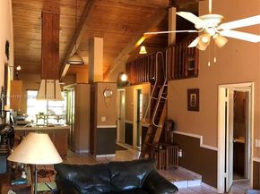 13636 SW 102nd Ln, Miami FL 33186