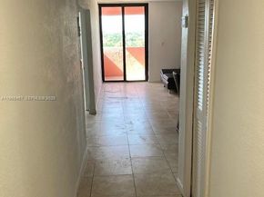 5050 NW 7th St 806, Miami FL 33126