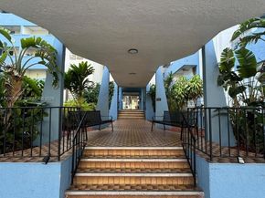 5050 NW 7th St 806, Miami FL 33126