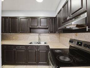 5050 NW 7th St 806, Miami FL 33126