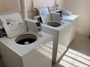 5050 NW 7th St 806, Miami FL 33126