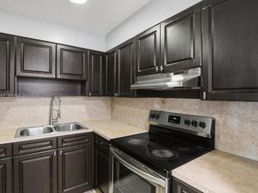 5050 NW 7th St 806, Miami FL 33126