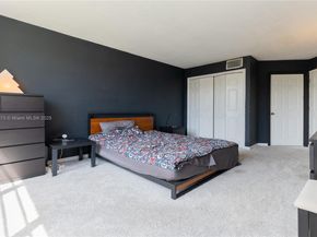 1680 NE 191st St 3072, Miami FL 33179