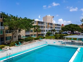 1680 NE 191st St 3072, Miami FL 33179