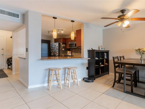 1680 NE 191st St 3072, Miami FL 33179