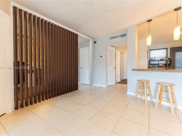 1680 NE 191st St 3072, Miami FL 33179
