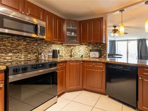 1680 NE 191st St 3072, Miami FL 33179