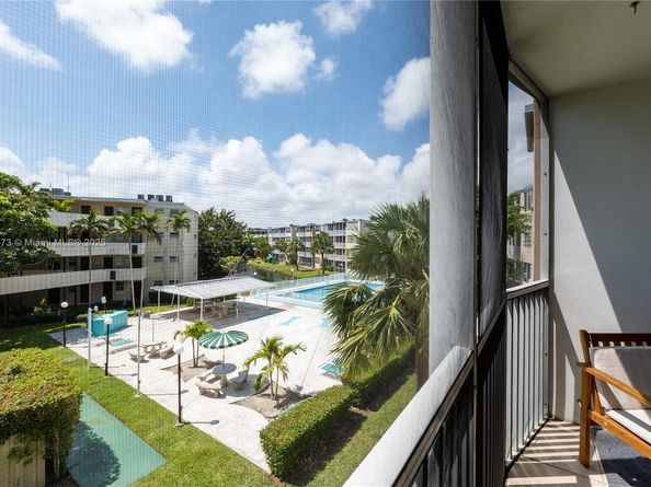 1680 NE 191st St 3072, Miami FL 33179