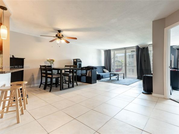 1680 NE 191st St 3072, Miami FL 33179