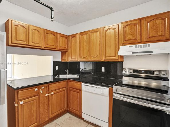 1470 NE 123rd St A1213, North Miami FL 33161