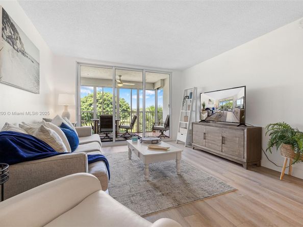 2601 S Course Dr 404, Pompano Beach FL 33069