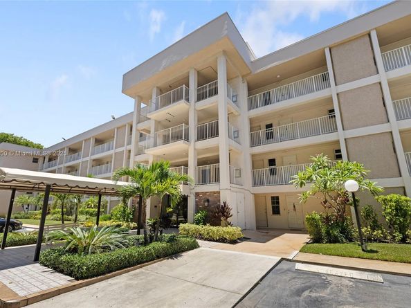 2601 S Course Dr 404, Pompano Beach FL 33069
