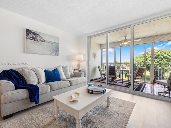 2601 S Course Dr 404, Pompano Beach FL 33069
