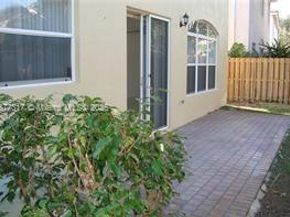 7733 NW 17th Ct, Pembroke Pines FL 33024