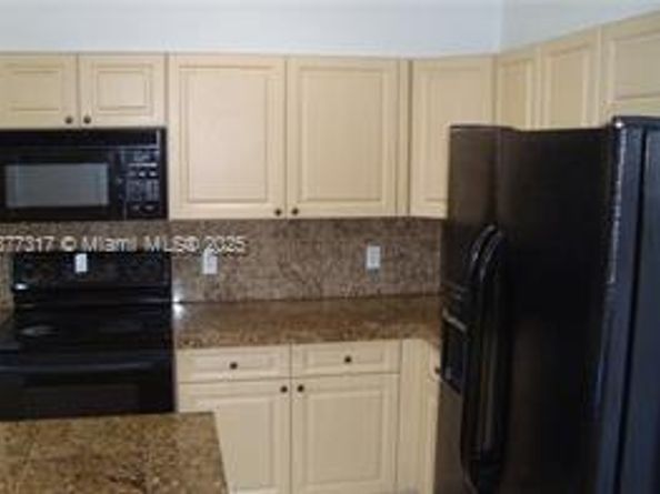 7733 NW 17th Ct, Pembroke Pines FL 33024