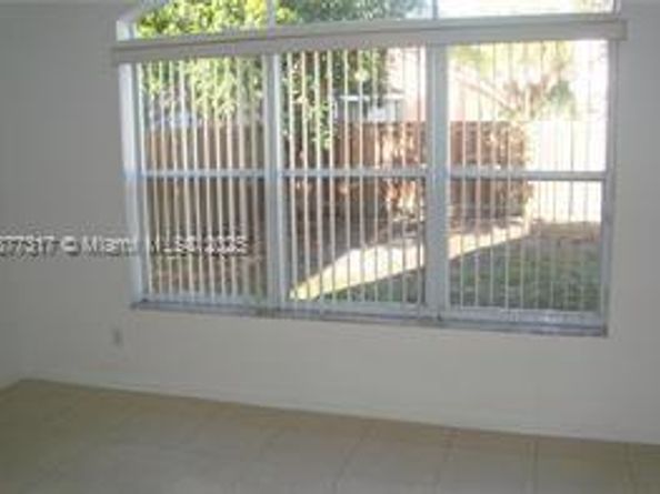 7733 NW 17th Ct, Pembroke Pines FL 33024