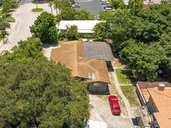 1919 NW 16th Ter, Miami FL 33125