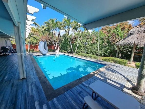 16761 SW 92nd Ave, Palmetto Bay FL 33157