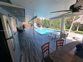 16761 SW 92nd Ave, Palmetto Bay FL 33157