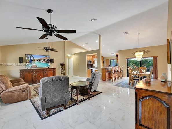 3187 Beechberry Cir, Davie FL 33328