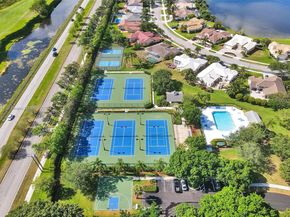 3187 Beechberry Cir, Davie FL 33328