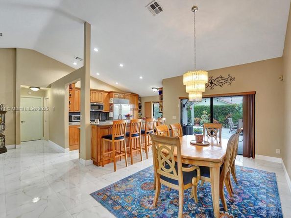 3187 Beechberry Cir, Davie FL 33328
