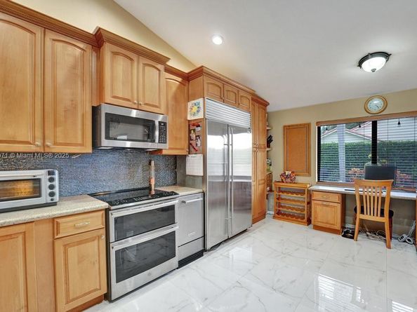3187 Beechberry Cir, Davie FL 33328