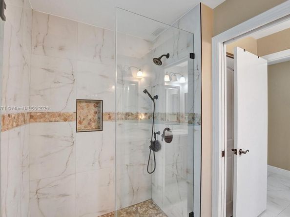 3187 Beechberry Cir, Davie FL 33328