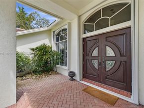 2562 Eagle Run Ln, Weston FL 33327