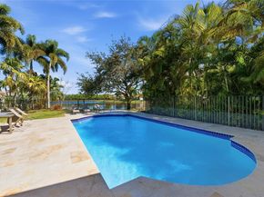 2562 Eagle Run Ln, Weston FL 33327