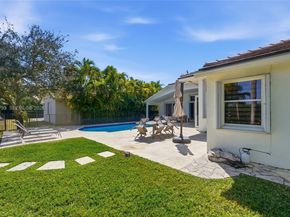 2562 Eagle Run Ln, Weston FL 33327