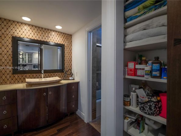 1581 Brickell Ave 508, Miami FL 33129