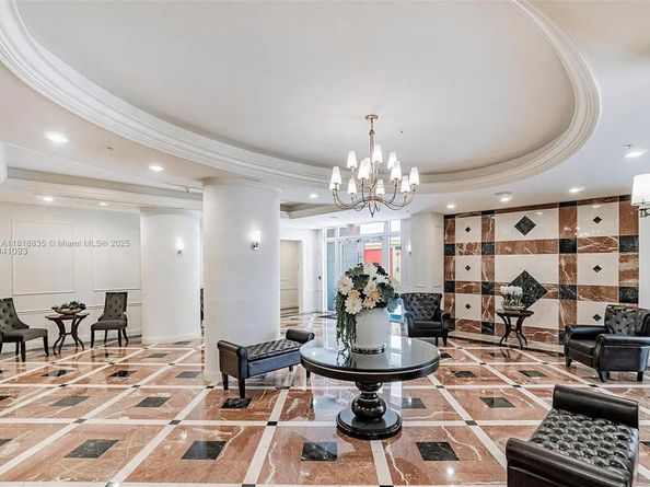 3232 SW 22nd Ter 404, Miami FL 33145